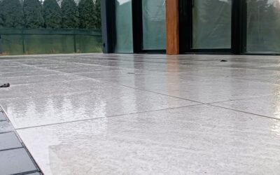 taras z płyt 60×60 oraz podjazd z kostki